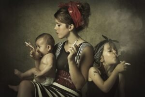 SMOKING FAMILY by Mathilde Oscar