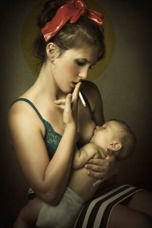 SMOKING MUM by Mathilde Oscar