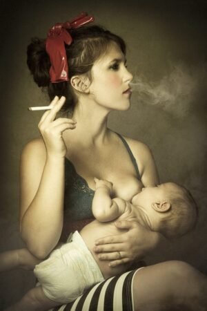 SMOKING MUM II by Mathilde Oscar